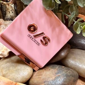 ONE/SIZE Pink Eyeshadow Palette